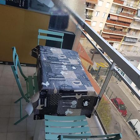 Studio 3 Personnes Proche Tram Et Bus Apartment Nisa Exterior foto
